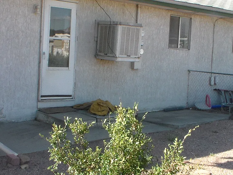 Large 2 Bedroom Rental — Photo 19
