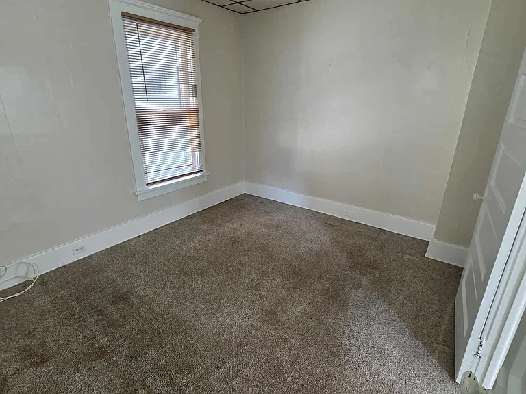615-617 E 29th St #1 — Photo 6