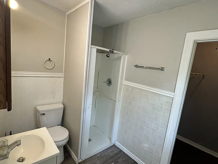 1422 Central Ave #4 — Photo 6