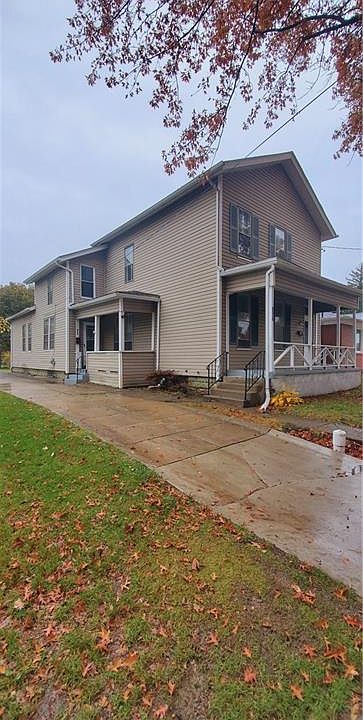 2nd image of 216 E 4th St #2