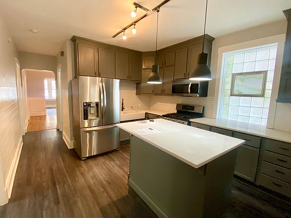 3rd image of 5155 W Cullom Ave #1