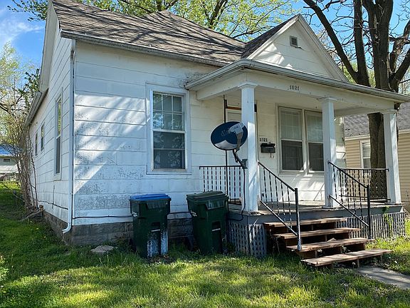 2nd image of 1021 E Washington St