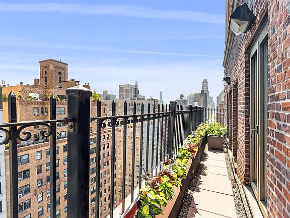 3rd image of 180 E 79th St APT 18A