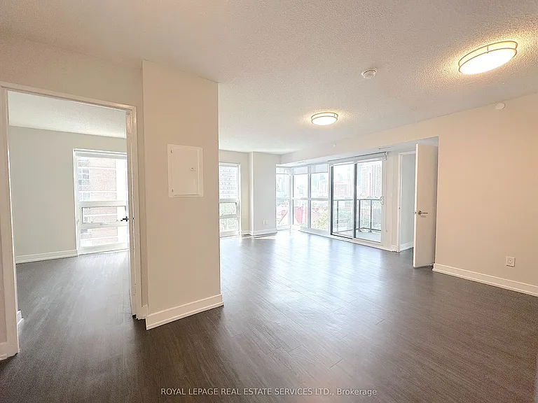 561 Sherbourne St #702 — Photo 4