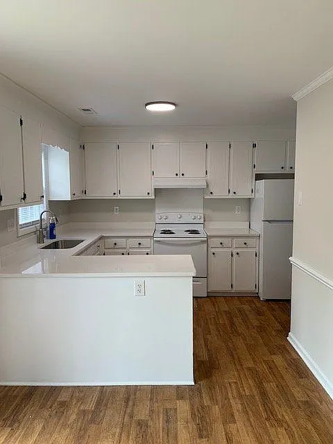 3 bed, 2.5 bath, 1453 sqft, $1,150 — Photo 4