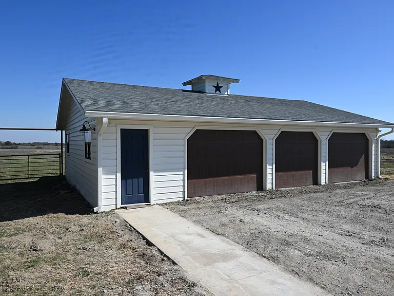 3324 Old Garner Rd — Photo 8