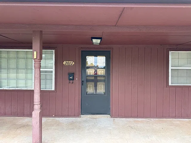 2 bed, 920 sqft, $950 — Photo 1