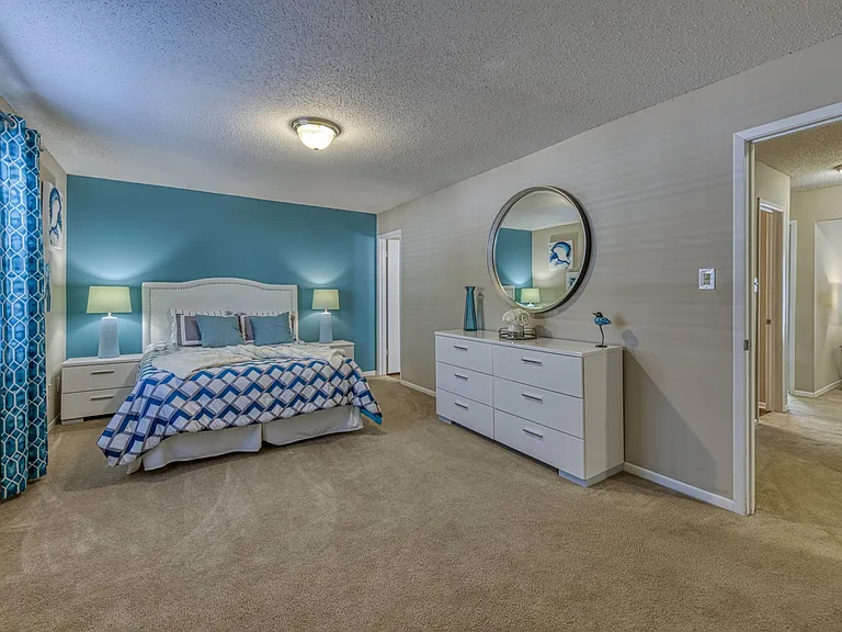 Oversized Bedroom with En-suite Bathroom