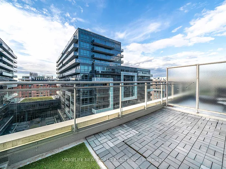 1029 King St W #1020 — Photo 16