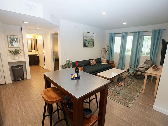 4th image of 739 S Ogden Dr #2