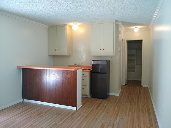 5th image of 10803 Otsego St APT 15
