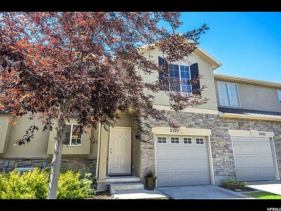 3rd image of 2327 W Adelaide Dr