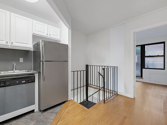 3rd image of 655 2nd Ave APT 1C