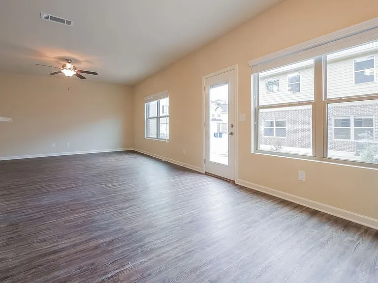 315 Rankin Cir — Photo 6