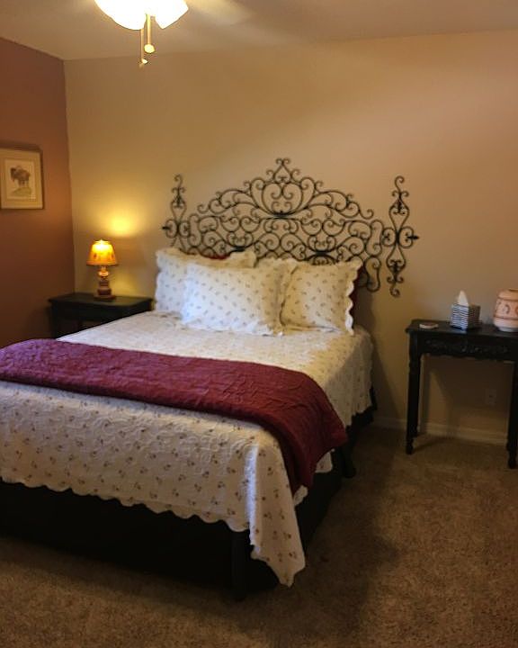 1st image of 2934 Palisades Dr