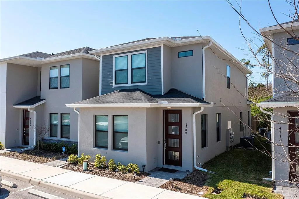 4 bed, 3.5 bath, 1721 sqft, $2,300 — Photo 2