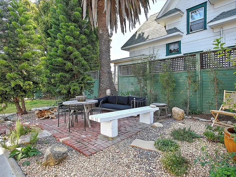 1316 Bath St — Photo 8