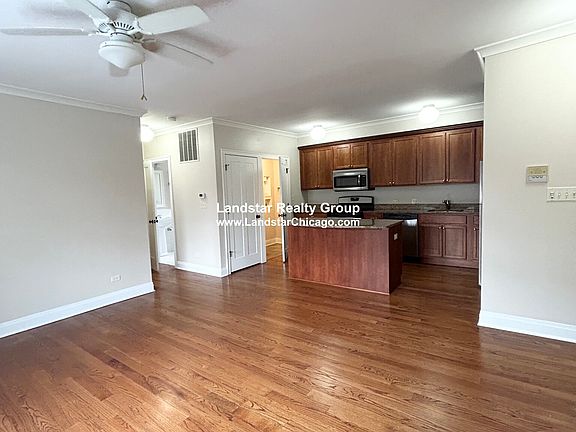 3rd image of 2704 W Ainslie St #2