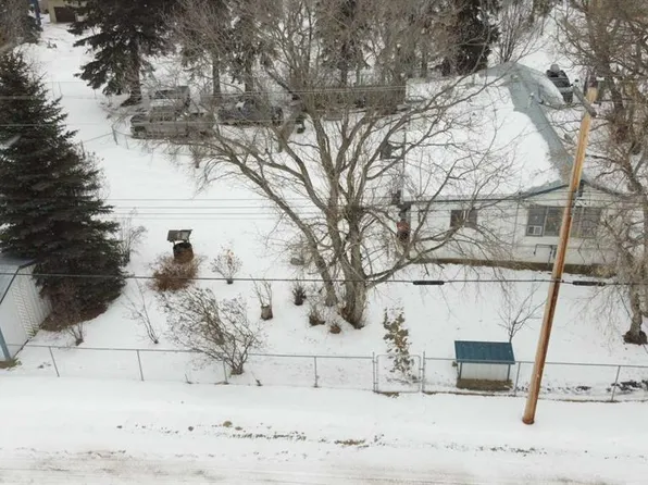 217 N McLeod St, Ferintosh, AB T0B 1M0