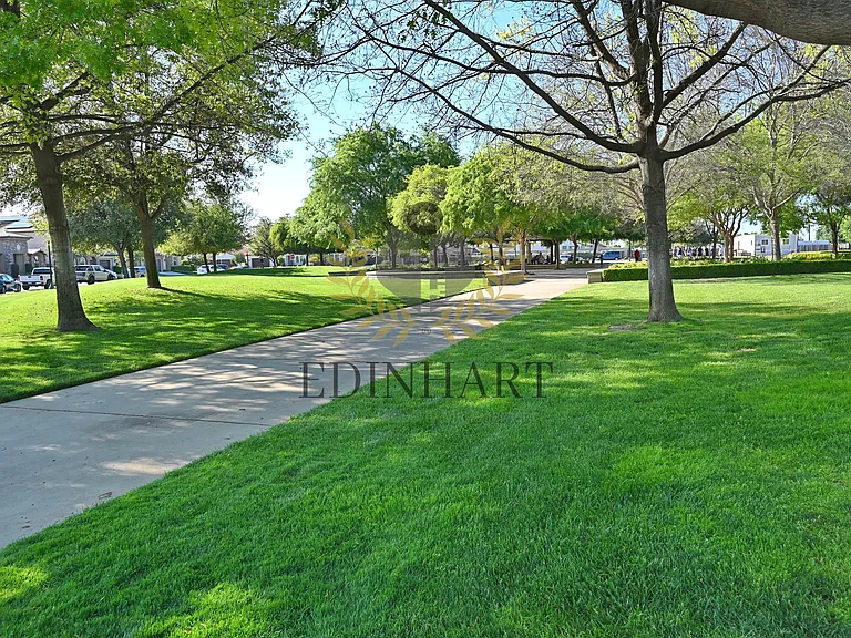 1439 E Via Albero Dr — Photo 41