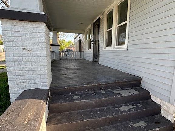 3rd image of 1612 S Pattie Ave