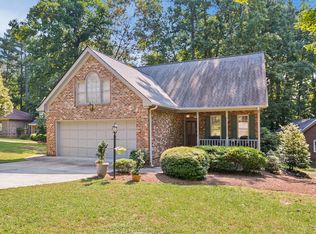 104 Coventry Ln, Cary, NC 27511