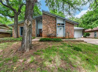 2110 Valleydale Dr, Arlington, TX 76013