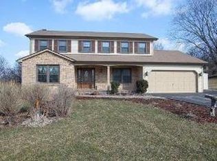 5N011 Black Willow Dr, Campton Hills, IL 60175