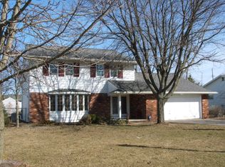 419 Green Meadows Dr, Lansing, MI 48917