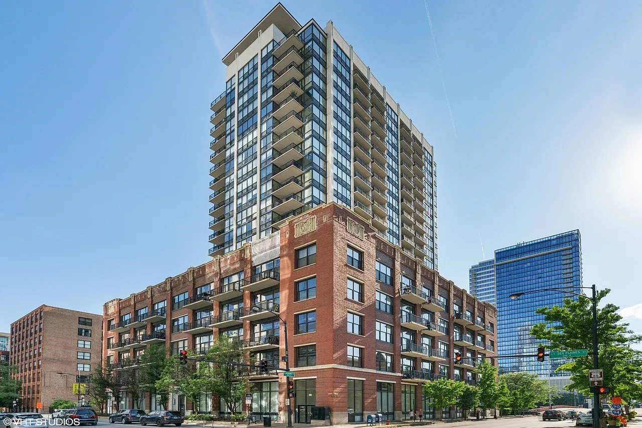 1 bed, 705 sqft, $2,700 — Photo 1