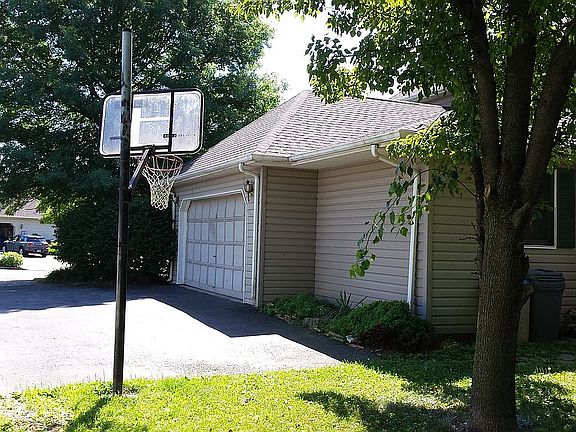 3rd image of 3265 Chenault Dr