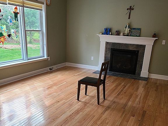 Hardwood Living room