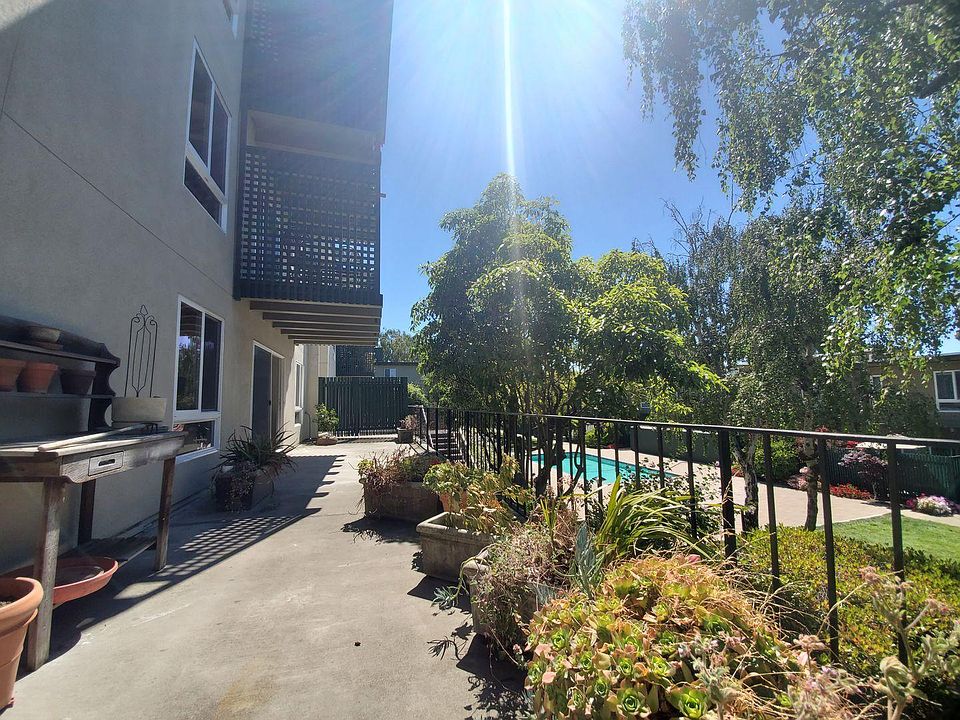 1st image of 932 Peninsula Ave APT 209