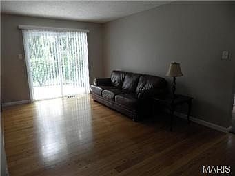 5th image of 7408 Fox Crest Dr