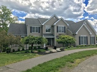 10 Kensington Ct, Bellingham, MA 02019