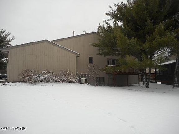 3rd image of 4707 Rockvalley Dr NE