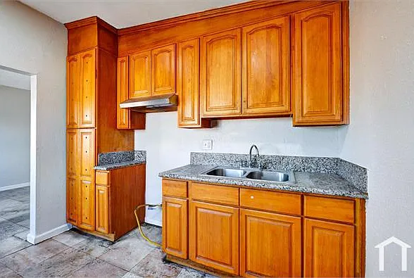 8508 Avalon Blvd #4 — Photo 4