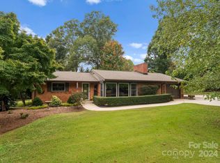 300 McAdenville Rd, Lowell, NC 28098