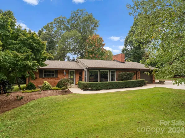 300 McAdenville Rd, Lowell, NC 28098