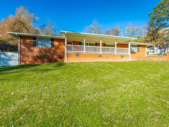 3rd image of 903 S Seminole Dr