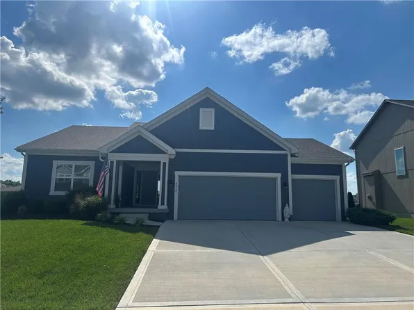 3212 SW Arbortree Dr, Lees Summit, MO 64082