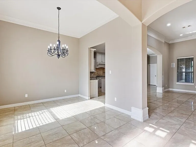 160 Colonial Estates Dr — Photo 3
