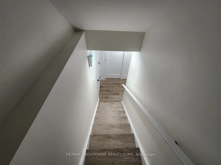 203 Rockledge Dr #LOWER — Photo 3