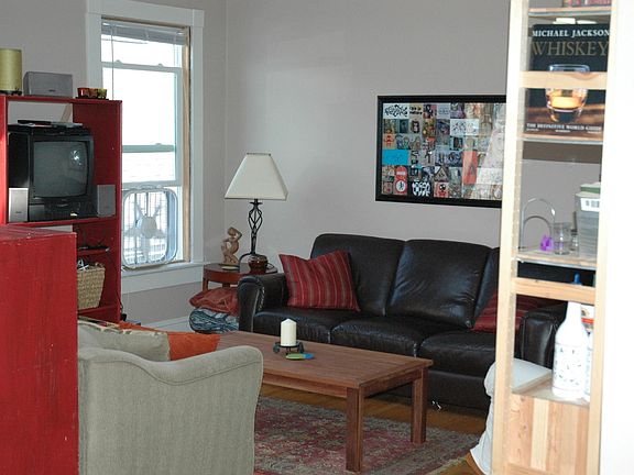 5th image of 2436 Garfield Ave S #3