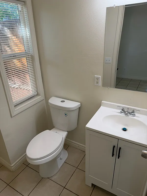 818 E Route 66 — Photo 3