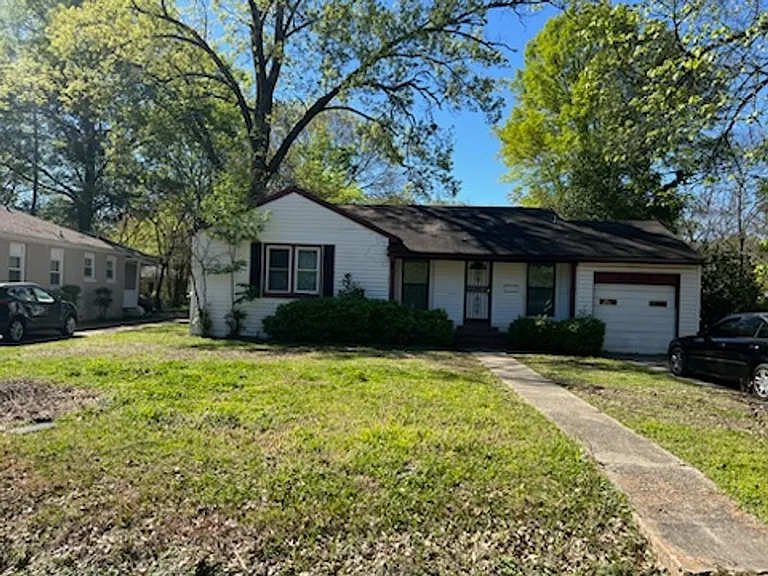 235 Broadmoor Dr — Photo 1