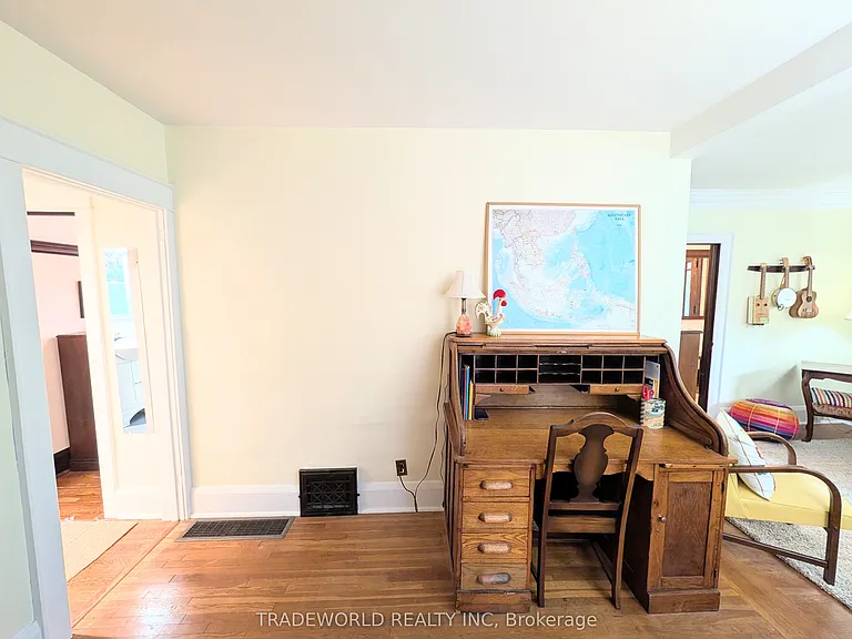 7 Costain Ave — Photo 25