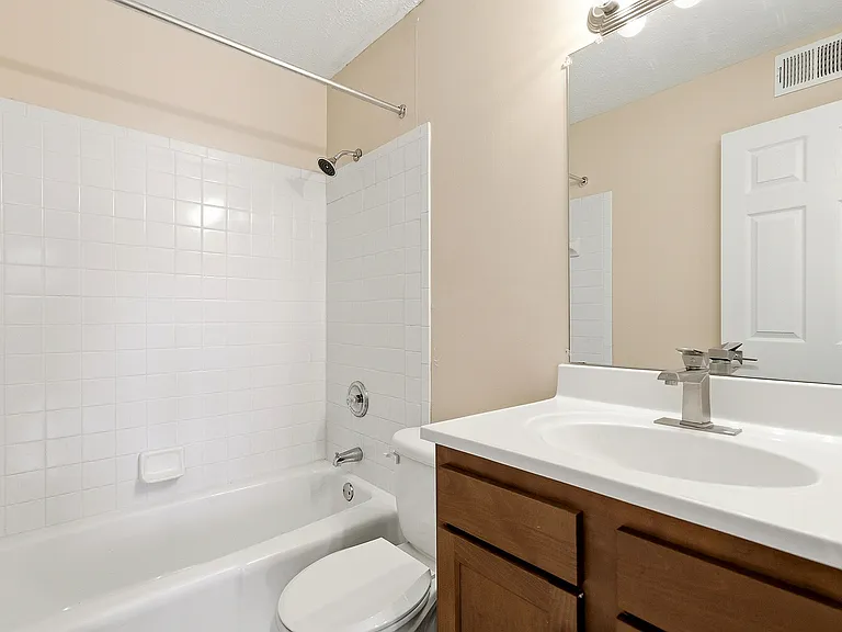 Roost - Bathroom 2
