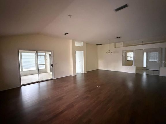 3rd image of 1109 Monterey Ln