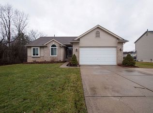 2090 Lochaven Rd, West Bloomfield, MI 48324